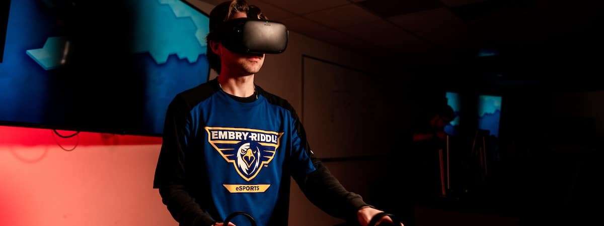 Students receive hands on technical training in Simulation Science, Gaming & Animation at Embry-Riddle Aeronautical University