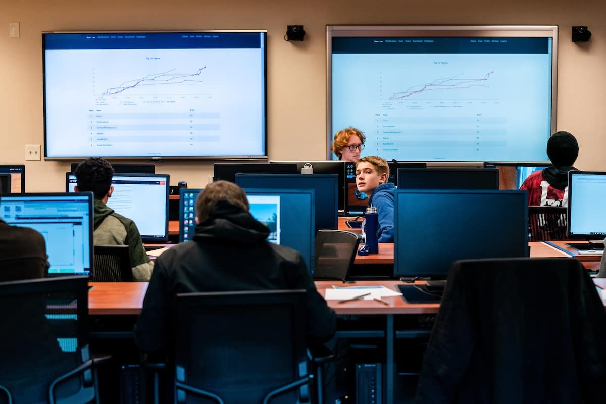 Students in the Cyber Lab