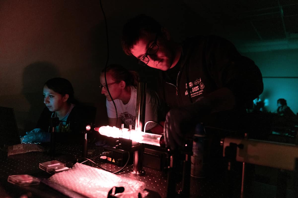 Modern Physics and Optics Lab 