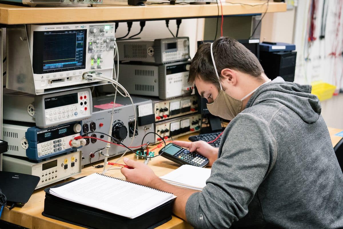 Student conducts an experiment using Embry-Riddle's Power Lab